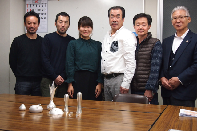 『e.m.』と東京金銀器工業共同組合の職人たちのコラボ写真01